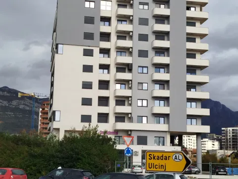 Prodaja, jednosoban stan, 55m², Centar, Bar - image 10