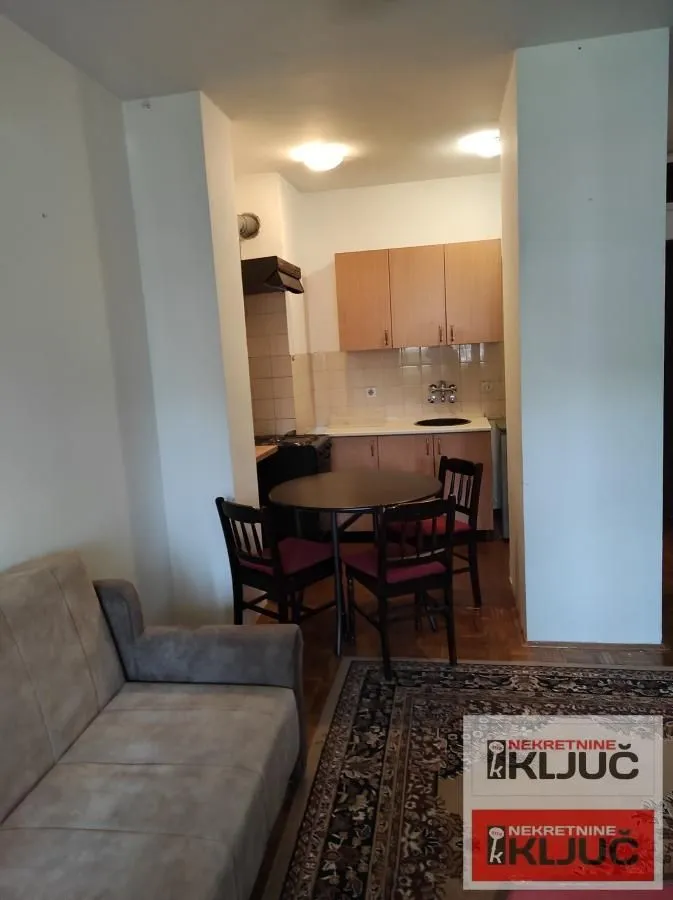 Izdavanje, dvosoban stan, 41m², Sajmište, Novi Sad