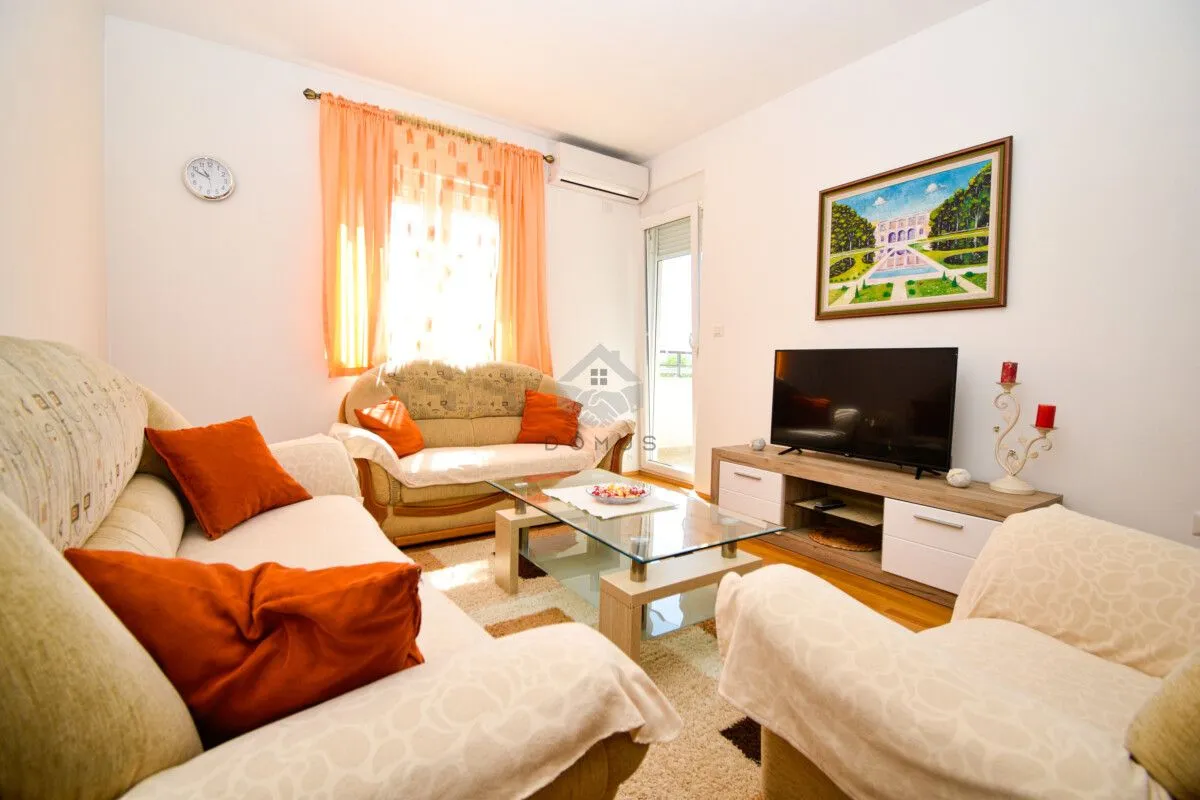 Izdavanje, dvosoban stan, 70m², Stari Aerodrom, Podgorica