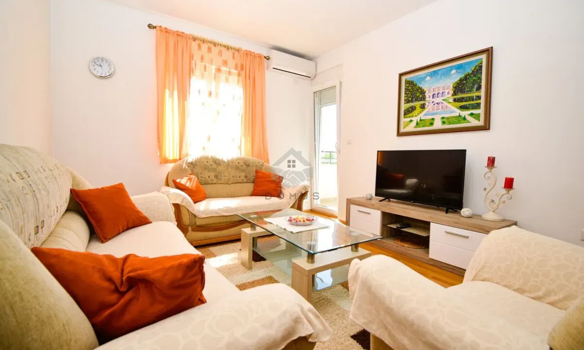 Izdavanje, dvosoban stan, 70m², Stari Aerodrom, Podgorica