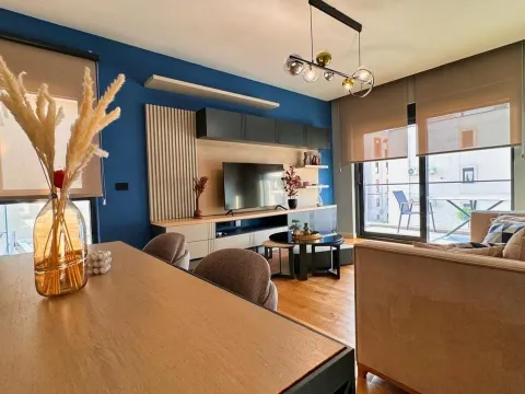 Prodaja, dvosoban stan, 65m², Tivat, Crna Gora