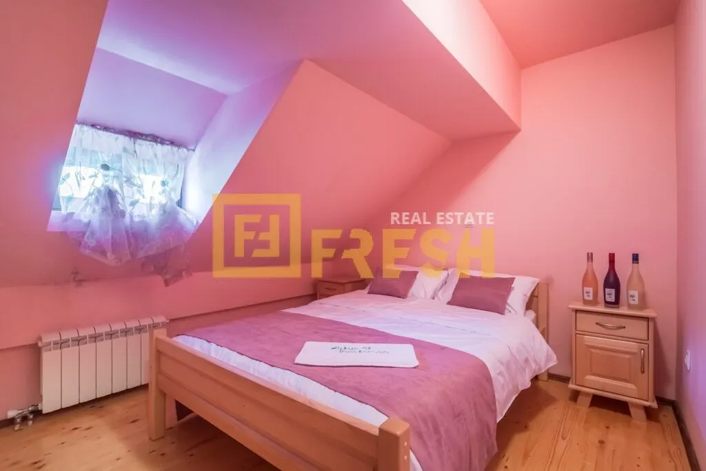 Prodaja, kuća, 300m², Žabljak, Crna Gora