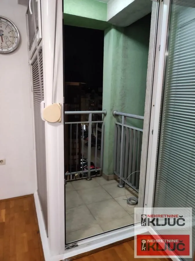 Izdavanje, garsonjera, 26m², Grbavica, Novi Sad Sve Podlokacije