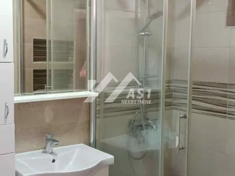 Izdavanje, trosoban stan, 74m², Vidovdansko naselje, Novi Sad Sve Podlokacije - image 7