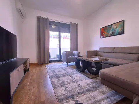 Izdavanje, stan, 68m², Centar, Podgorica