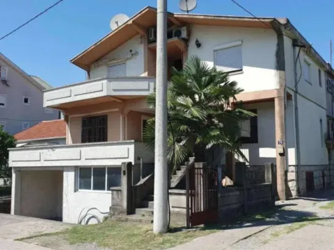 Sale, house, 358m², Dalmatinska ulica, Podgorica - image 2