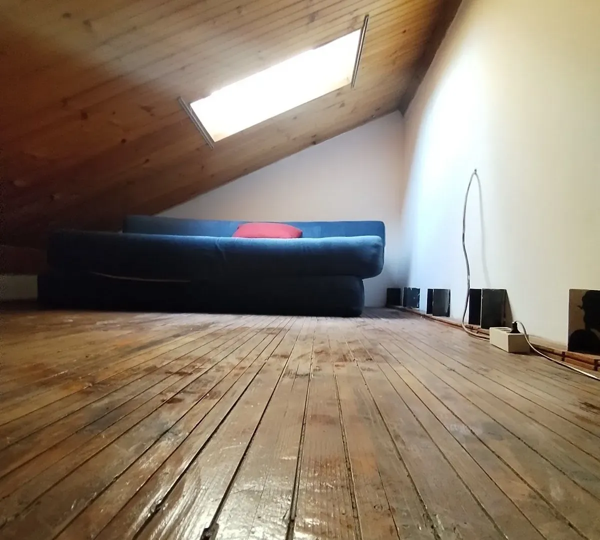 Izdavanje, garsonjera, 30m², Kalenić Pijaca, Vračar Sve Podlokacije