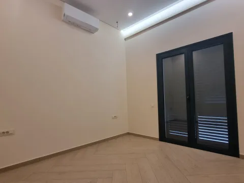 Prodaja, dvosoban stan, 80m², Dobrota, Kotor - image 8