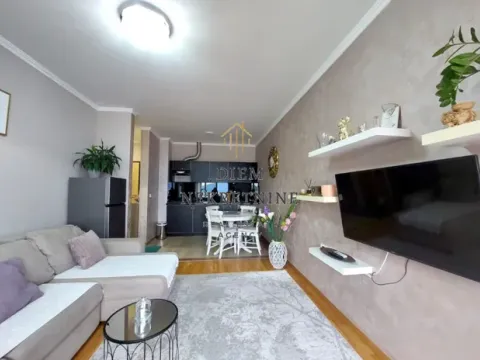 Rent, one bedroom apartment, 50m², Kalimanj, Tivat - image 13