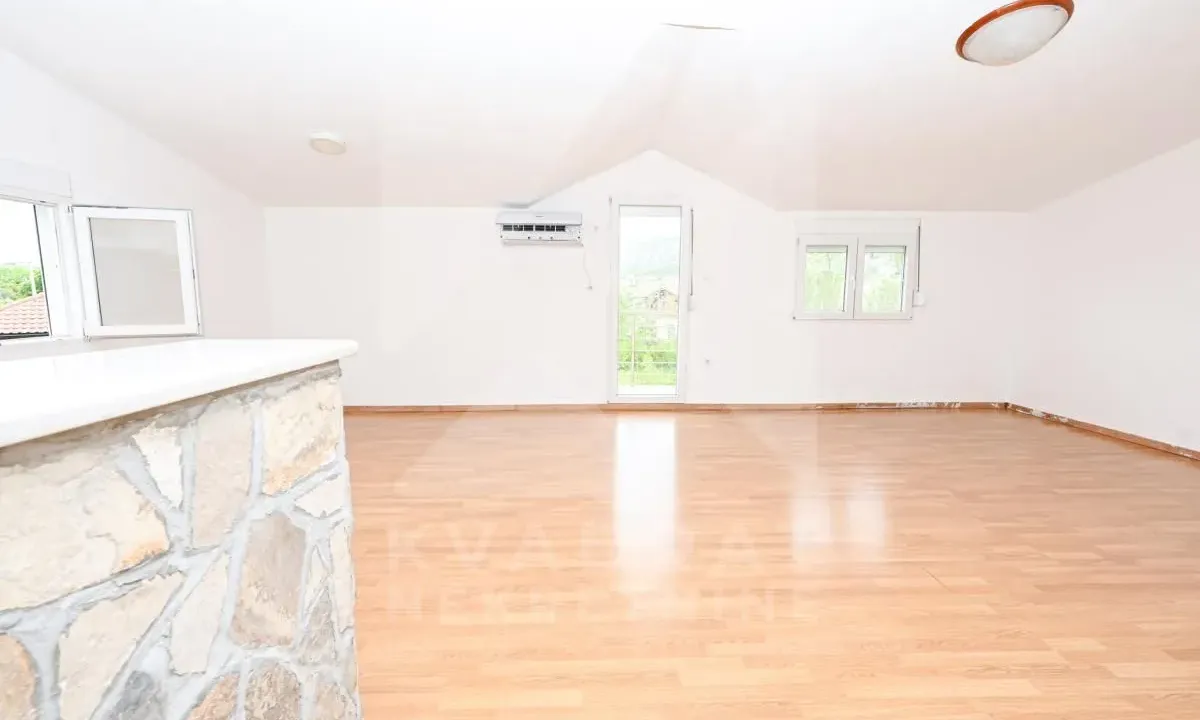 Izdavanje, jednosoban stan, 60m², Vranići, Podgorica