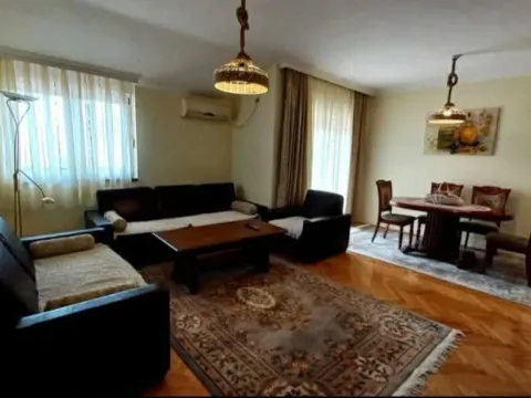 Izdavanje, jednosoban stan, 58m², Stari Aerodrom, Podgorica - image 1