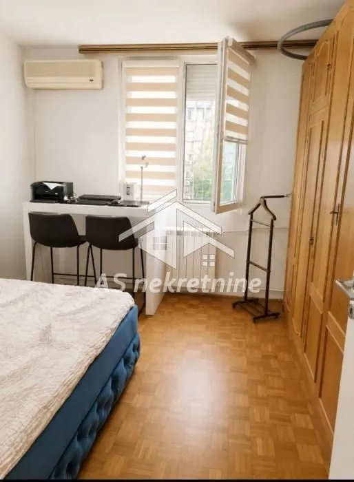 Izdavanje, četvorosoban stan, 90m², Novi Beograd Blok 28, Novi Beograd Sve Podlokacije
