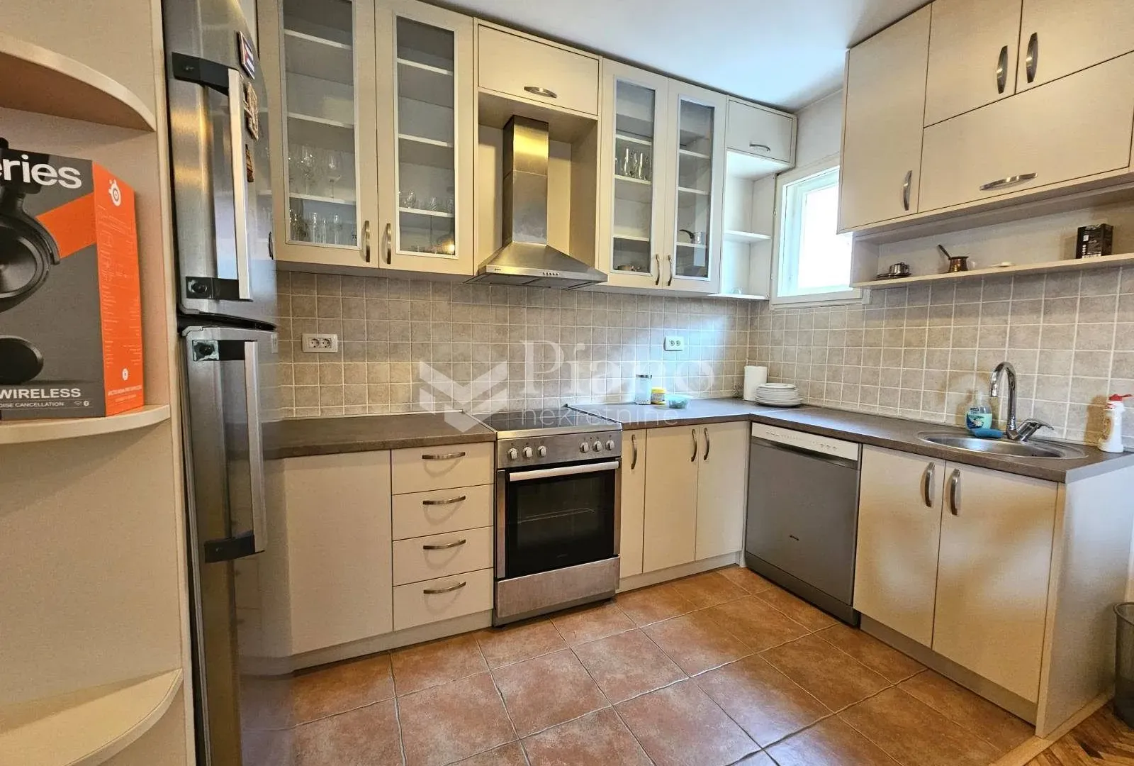 Rent, two bedroom apartment, 82m², Stari Aerodrom, Podgorica