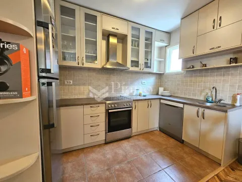 Rent, two bedroom apartment, 82m², Stari Aerodrom, Podgorica - image 5