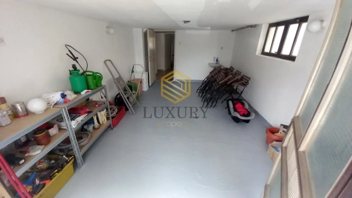 Rent, house, 200m², Tološi, Podgorica