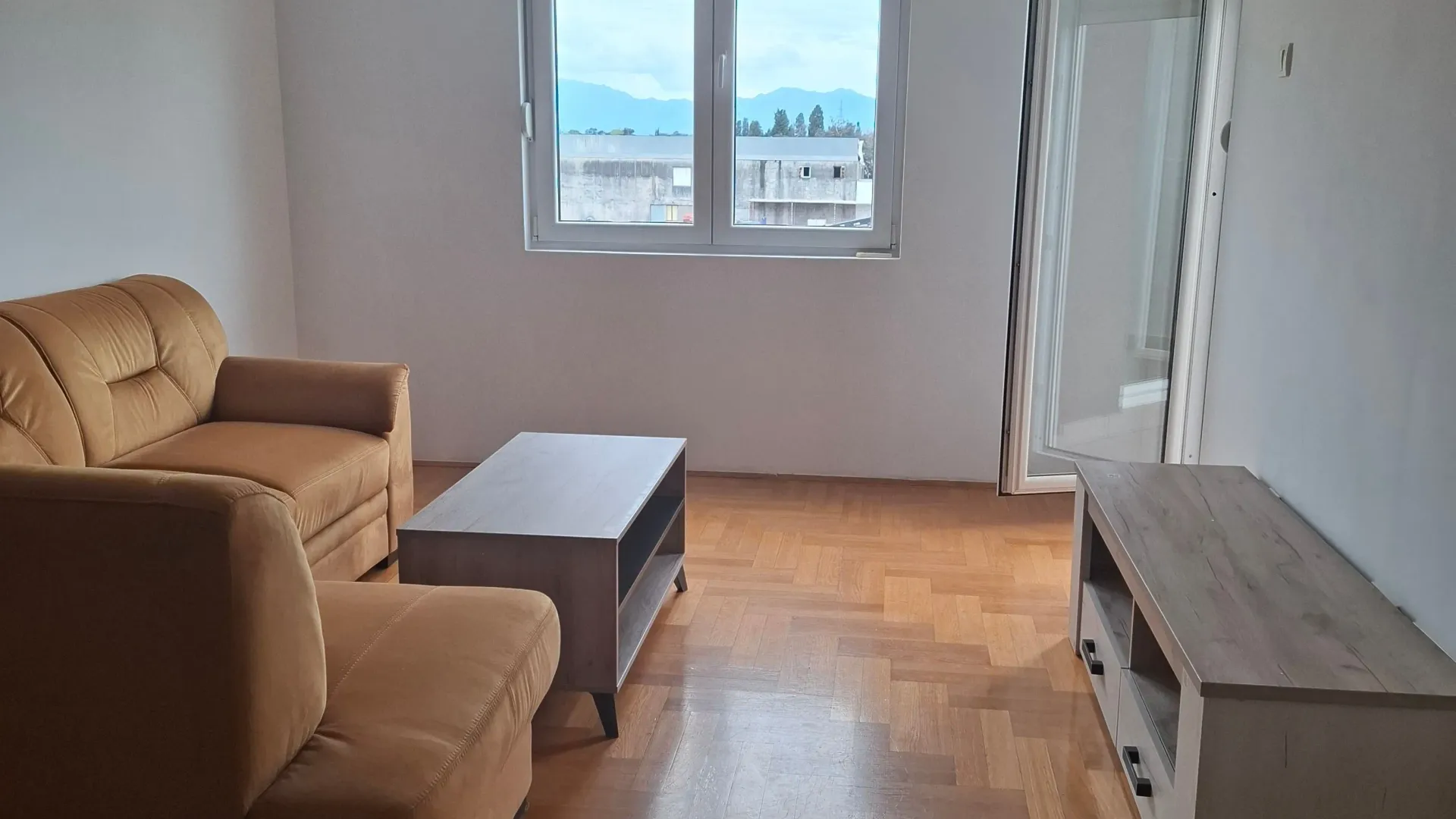 Izdavanje, jednosoban stan, 52m², Zabjelo, Podgorica