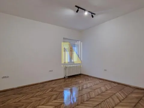 Izdavanje, poslovni prostor, 495m², Centar, Novi Sad - image 8