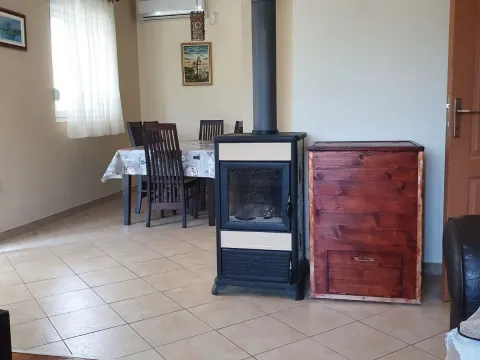 Rent, three bedroom apartment, 100m², Zelenika, Herceg Novi - image 2