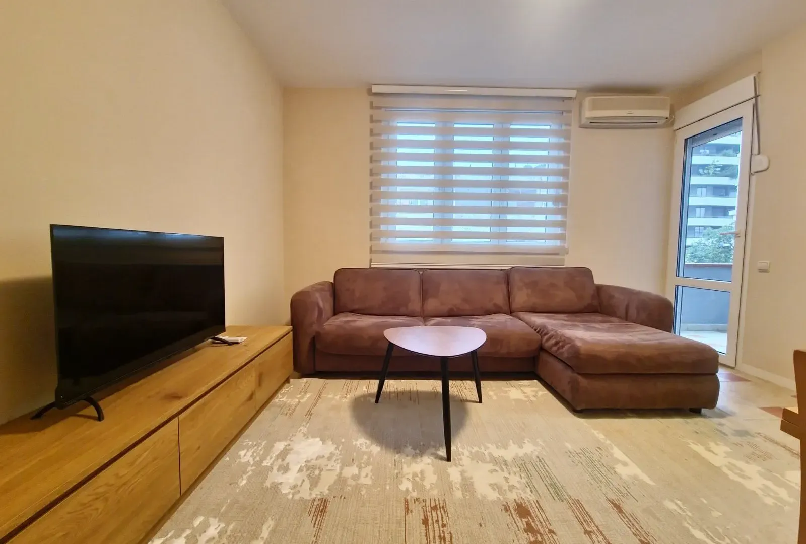 Izdavanje, jednosoban stan, 40m², Budva, Crna Gora