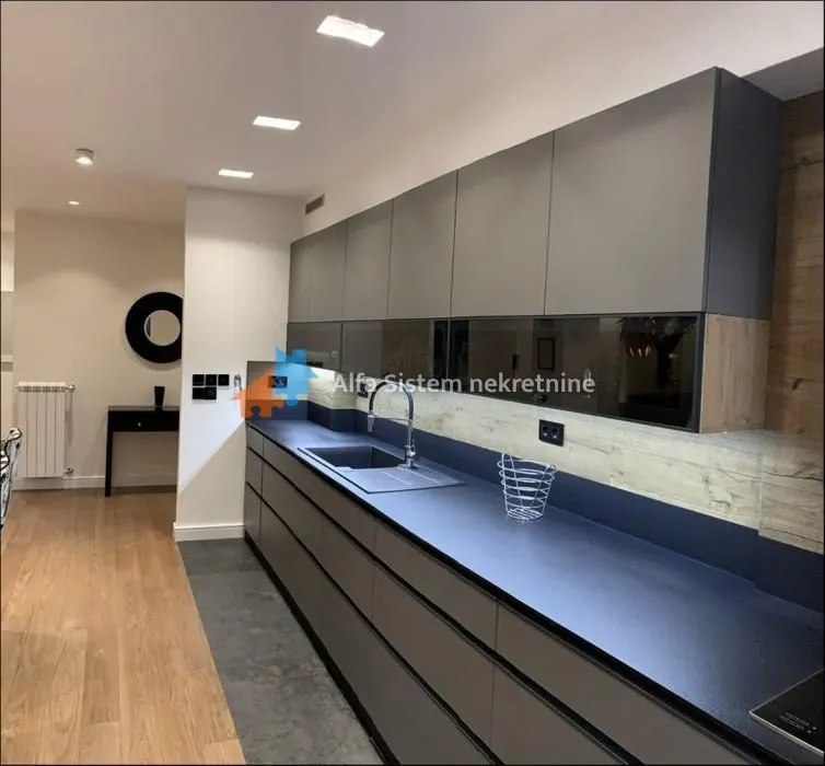 Rent, three bedroom apartment, 91m², Stari Grad, Beograd