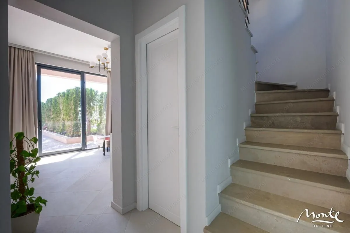 Sale, house, 220m², Reževići, Budva