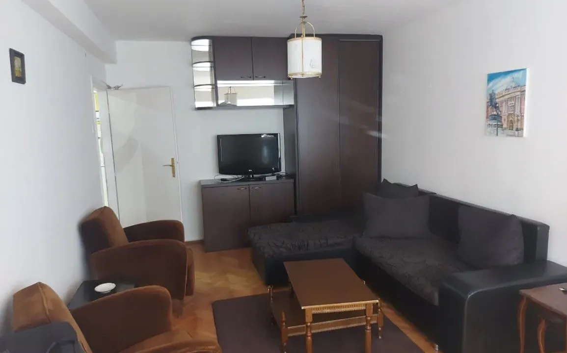 Izdavanje, dvosoban stan, 55m², Savski Trg, Beograd