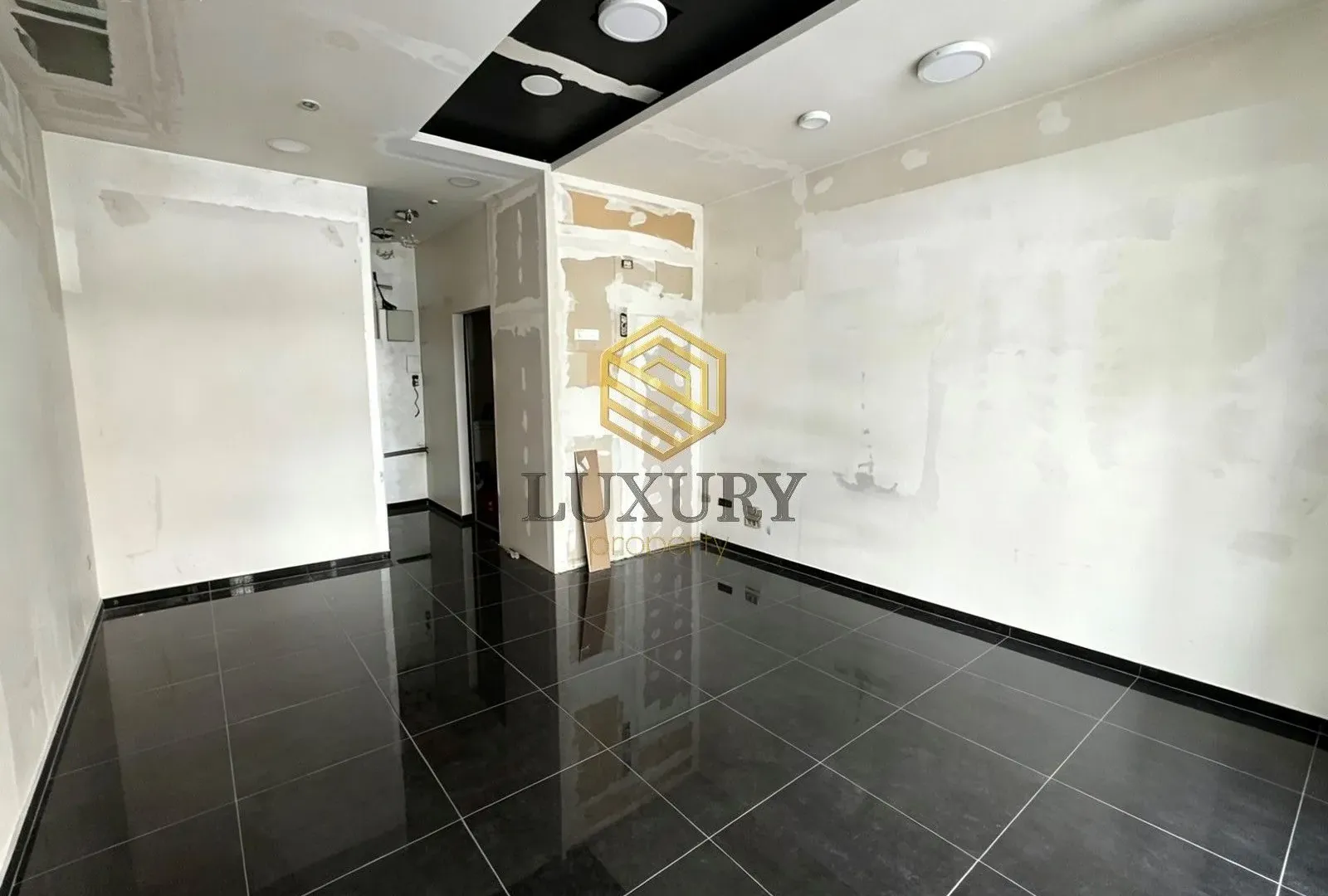 Rent, office space, 33m², City Kvart, Podgorica