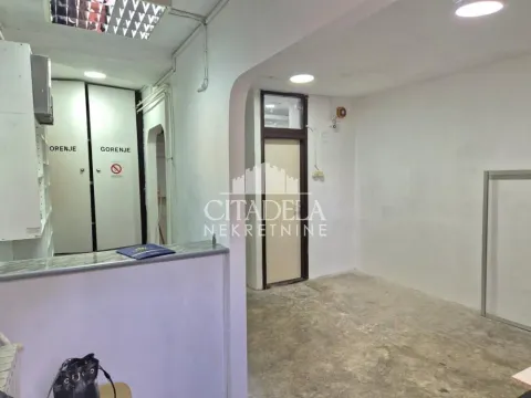 Rent, office space, 22m², Čukarica, Beograd - image 2