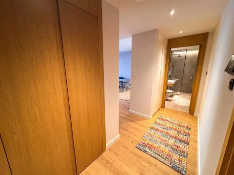 Prodaja, jednosoban stan, 106m², Boka Place, Tivat - image 11