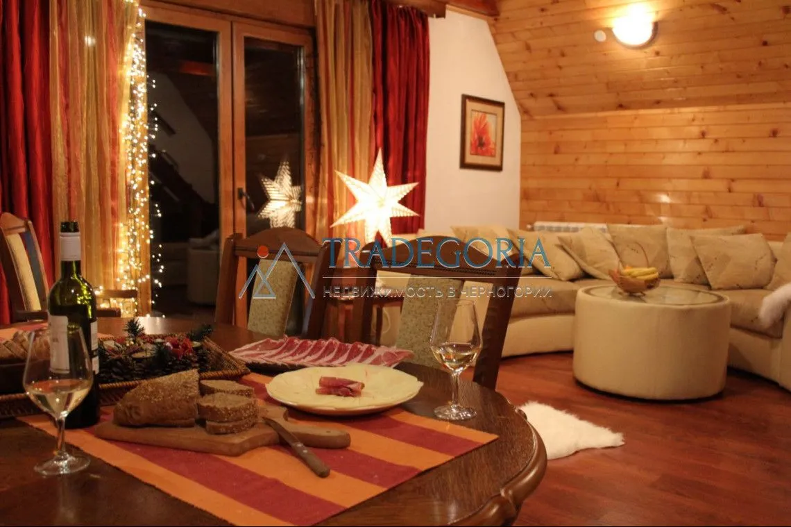 Prodaja, kuća, 330m², Žabljak, Crna Gora