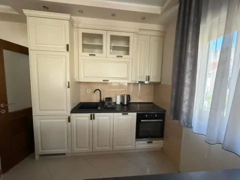 Rent, one bedroom apartment, 53m², Centar, Tivat - image 8