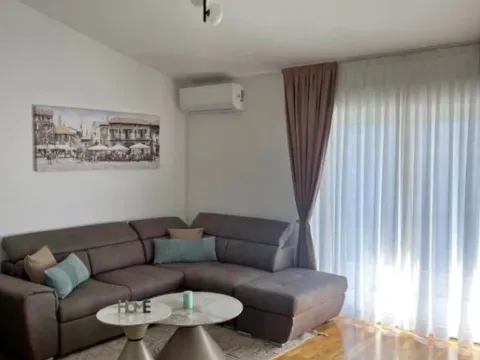 Izdavanje, jednosoban stan, 40m², Zabjelo, Podgorica