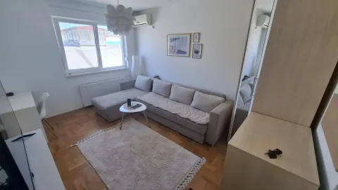 Prodaja, jednosoban stan, 24m², Centar, Novi Sad - image 2
