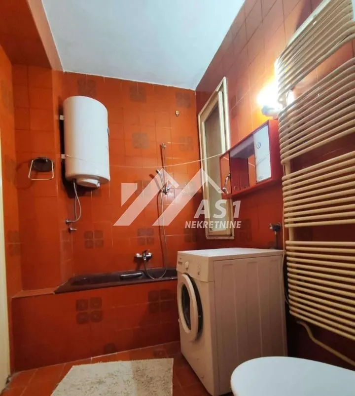 Izdavanje, trosoban stan, 79m², Grbavica, Novi Sad Sve Podlokacije