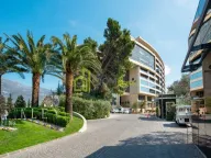 Izdavanje, trosoban stan, 190m², Budva, Crna Gora - image 1