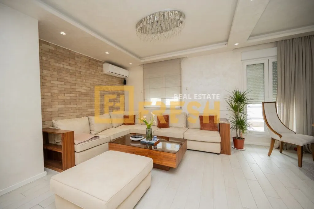 Prodaja, trosoban stan, 180m², City Kvart, Podgorica