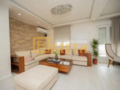 Sale, three bedroom apartment, 180m², City Kvart, Podgorica - image 2