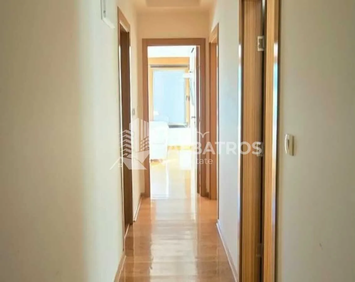 Prodaja, trosoban stan, 90m², Centar, Bar