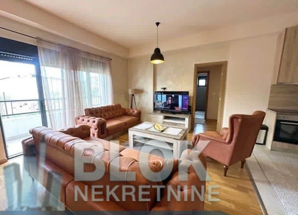 Izdavanje, dvosoban stan, 76m², Dalmatinska ulica, Podgorica