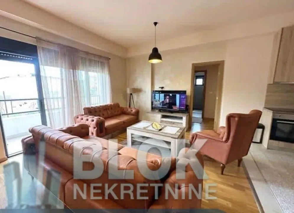 Izdavanje, dvosoban stan, 76m², Dalmatinska ulica, Podgorica