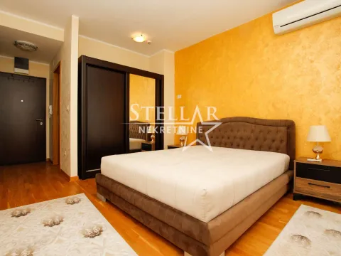 Rent, two bedroom apartment, 68m², City Kvart, Podgorica - image 11