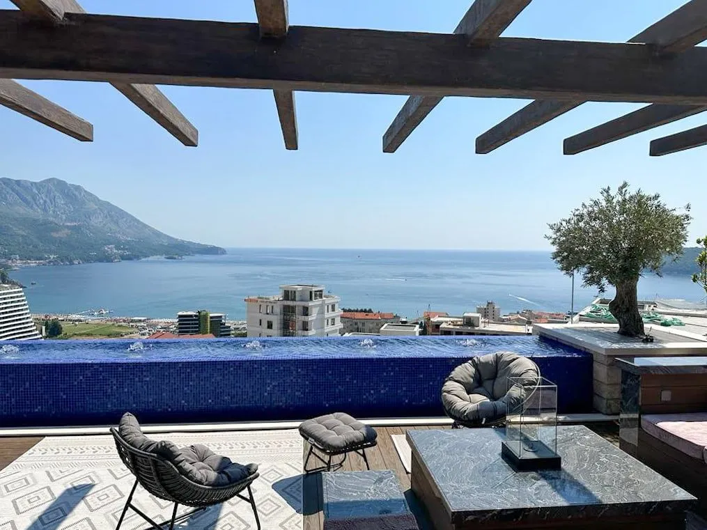 Prodaja, četvorosoban stan, 290m², Bečići, Budva