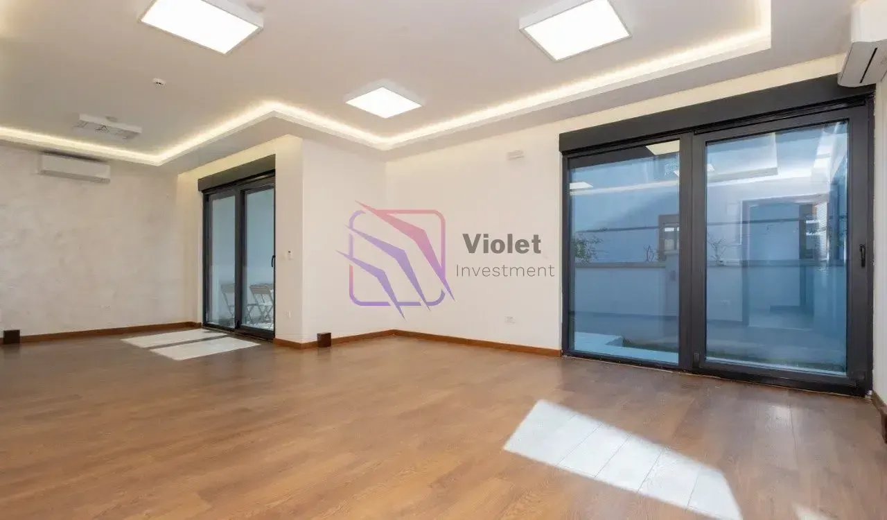 Izdavanje, kuća, 160m², Dalmatinska ulica, Podgorica