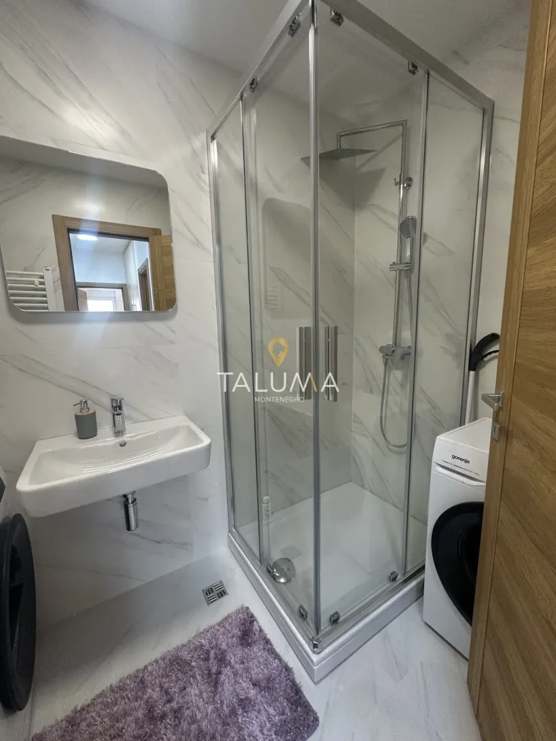 Rent, two bedroom apartment, 71m², City Kvart, Podgorica