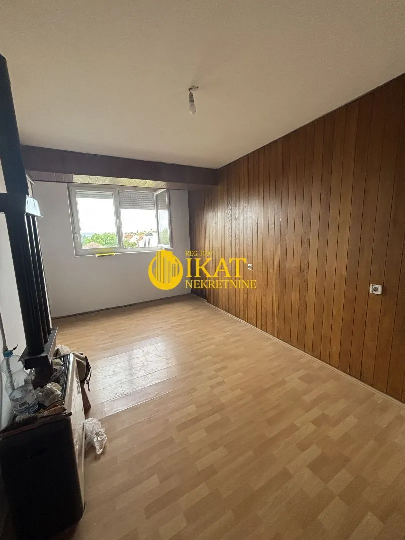 Prodaja, trosoban stan, 65m², Centar, Inđija