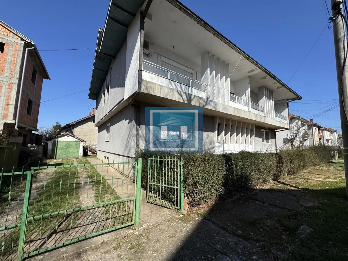 Prodaja, trosoban stan, 77m², Centar, Ćuprija