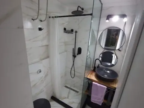 Izdavanje, trosoban stan, 78m², Đenovići, Herceg Novi - image 9