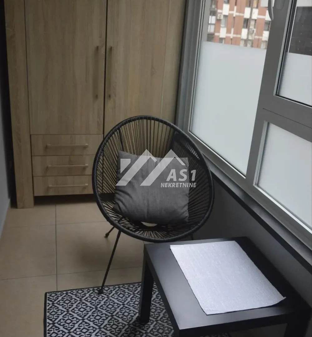 Izdavanje, jednosoban stan, 35m², Bulevar Oslobodjenja, Novi Sad Sve Podlokacije