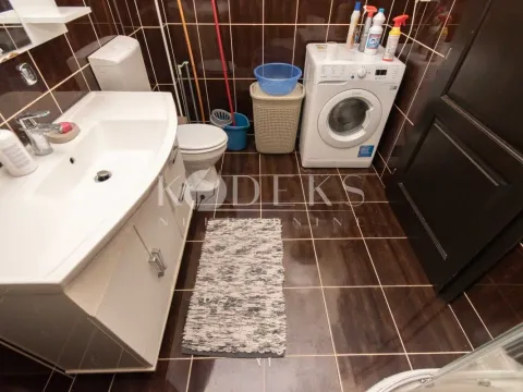 Izdavanje, dvosoban stan, 118m², Tološi, Podgorica - image 8