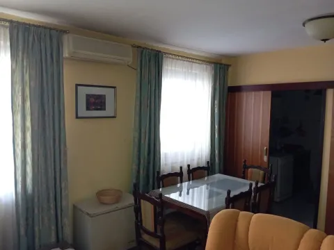 Izdavanje, dvosoban stan, 75m², Gintaš, Podgorica - image 4